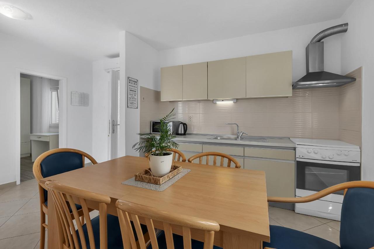 Apartments By The Sea Podgora, Makarska - 2596 Eksteriør billede